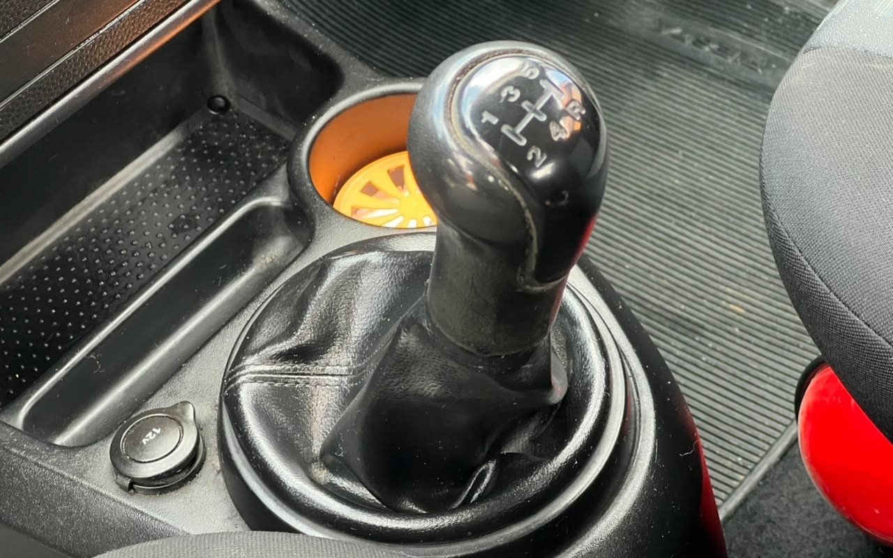 imagem-https://www.socarrao.com.br/sc-vehicle-images-prod/3841778/1789483190235-V2hhdHNBcHAgSW1hZ2UgMjAyNi0wOS0xNSBhdCAxMC41Ny4xMi5qcGVn.jpeg