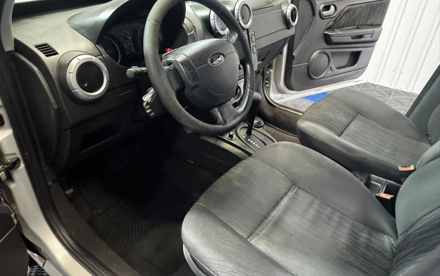 imagem-https://www.socarrao.com.br/sc-vehicle-images-prod/3841807/1789483316715-1eee04ef-59b0-4d54-a899-efbb2f80bea2.jpeg