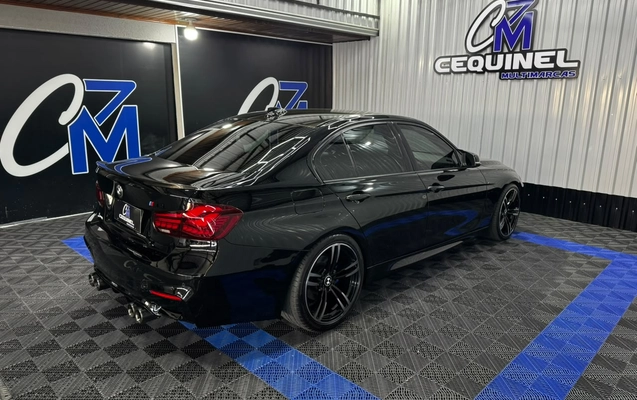 imagem-https://www.socarrao.com.br/sc-vehicle-images-prod/3842014/1789567622827-666d0f90-f320-4c8e-993e-4eabc408a4ab.jpeg