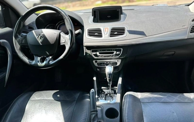 imagem-https://www.socarrao.com.br/sc-vehicle-images-prod/3842189/1789484180966-8478043_13_B_c9f2af93e2.jpeg