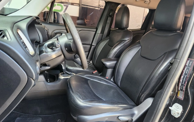 imagem-https://www.socarrao.com.br/sc-vehicle-images-prod/3842344/1789484426237-V2hhdHNBcHAgSW1hZ2UgMjAyNi0wOS0xNSBhdCAxMS4xMi4xMCAoMikuanBlZw.jpeg