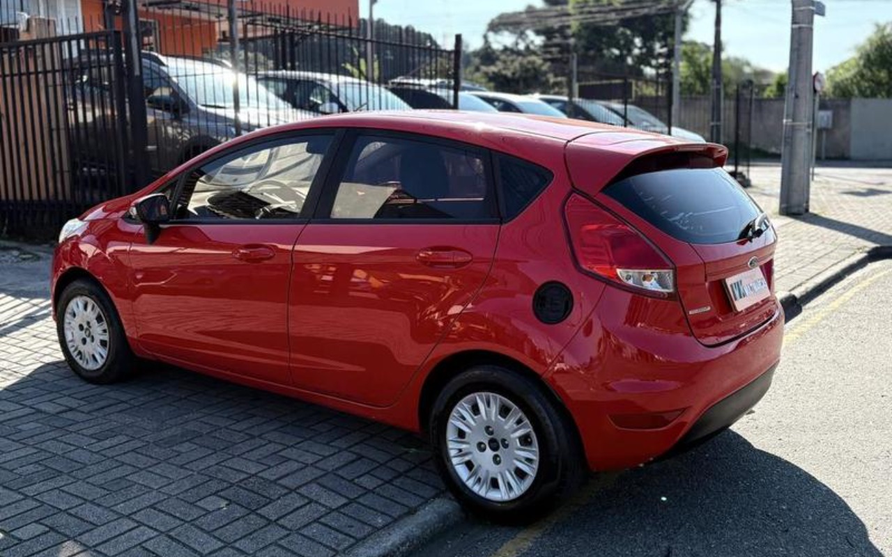 imagem-https://www.socarrao.com.br/sc-vehicle-images-prod/3842466/1789484587801-RkNfMzkzOV84Mzc5MTU2XzEwX1ZfZmI1NWRjMmU0YS5qcGVn.jpeg