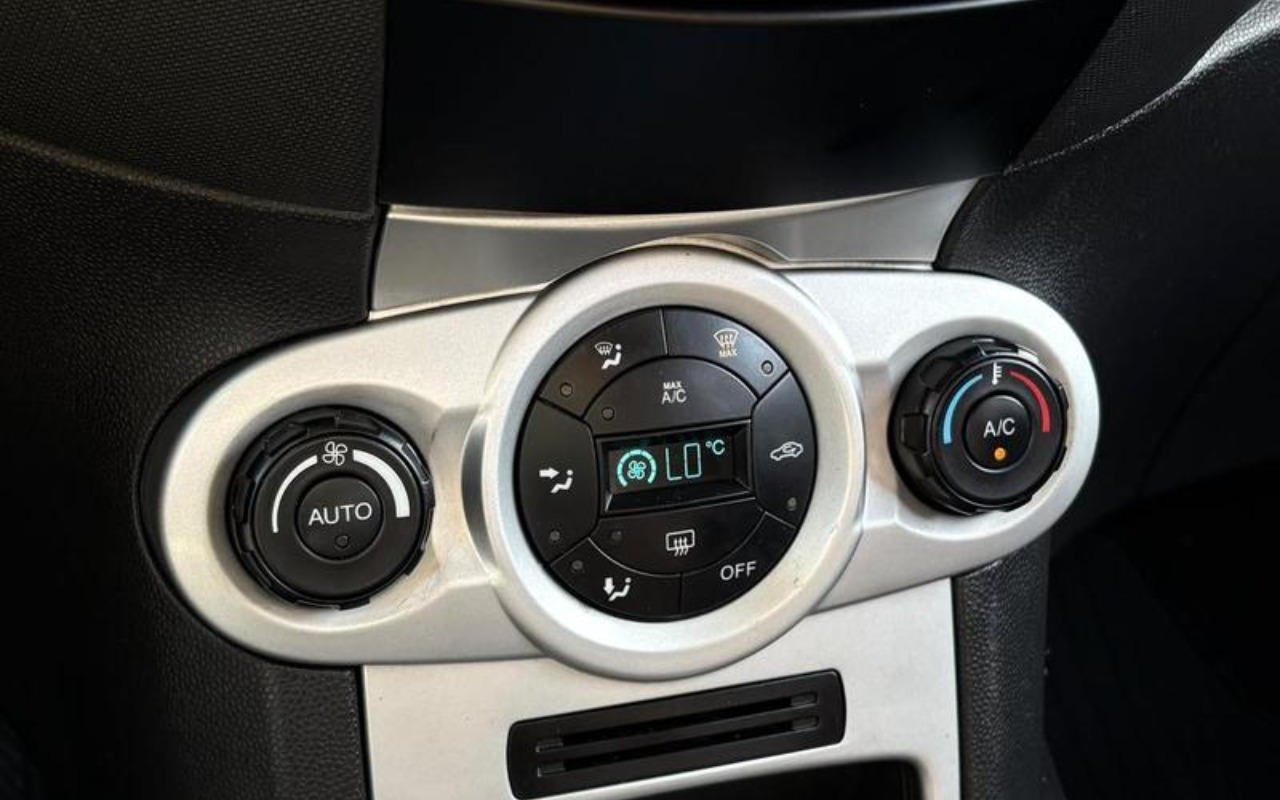imagem-https://www.socarrao.com.br/sc-vehicle-images-prod/3842466/1789484588033-RkNfMzkzOV84Mzc5MTU2XzFfVl9iZDI3ZGFlODY4LmpwZWc.jpeg