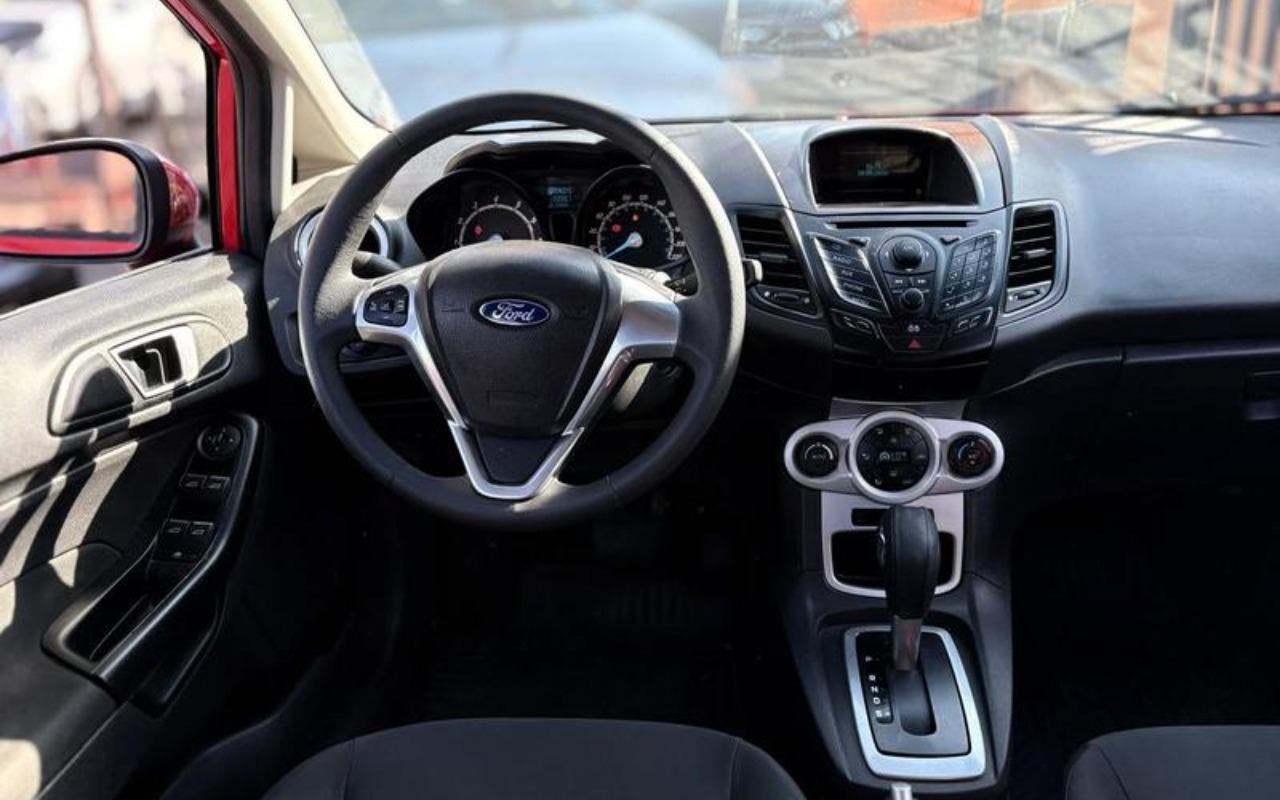 imagem-https://www.socarrao.com.br/sc-vehicle-images-prod/3842466/1789484588483-RkNfMzkzOV84Mzc5MTU2XzRfVl8yNDRiMTdhOGE2LmpwZWc.jpeg