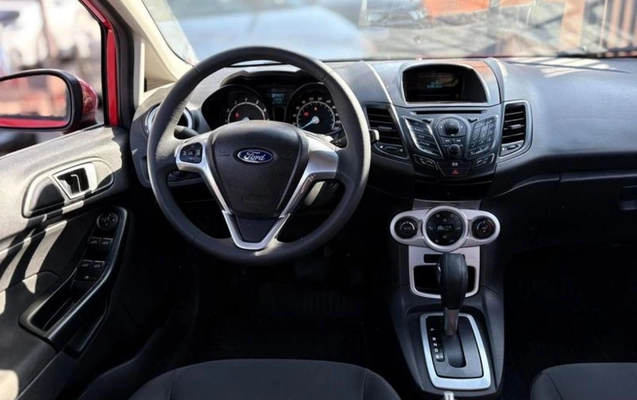 imagem-https://www.socarrao.com.br/sc-vehicle-images-prod/3842466/1789484588483-RkNfMzkzOV84Mzc5MTU2XzRfVl8yNDRiMTdhOGE2LmpwZWc.jpeg