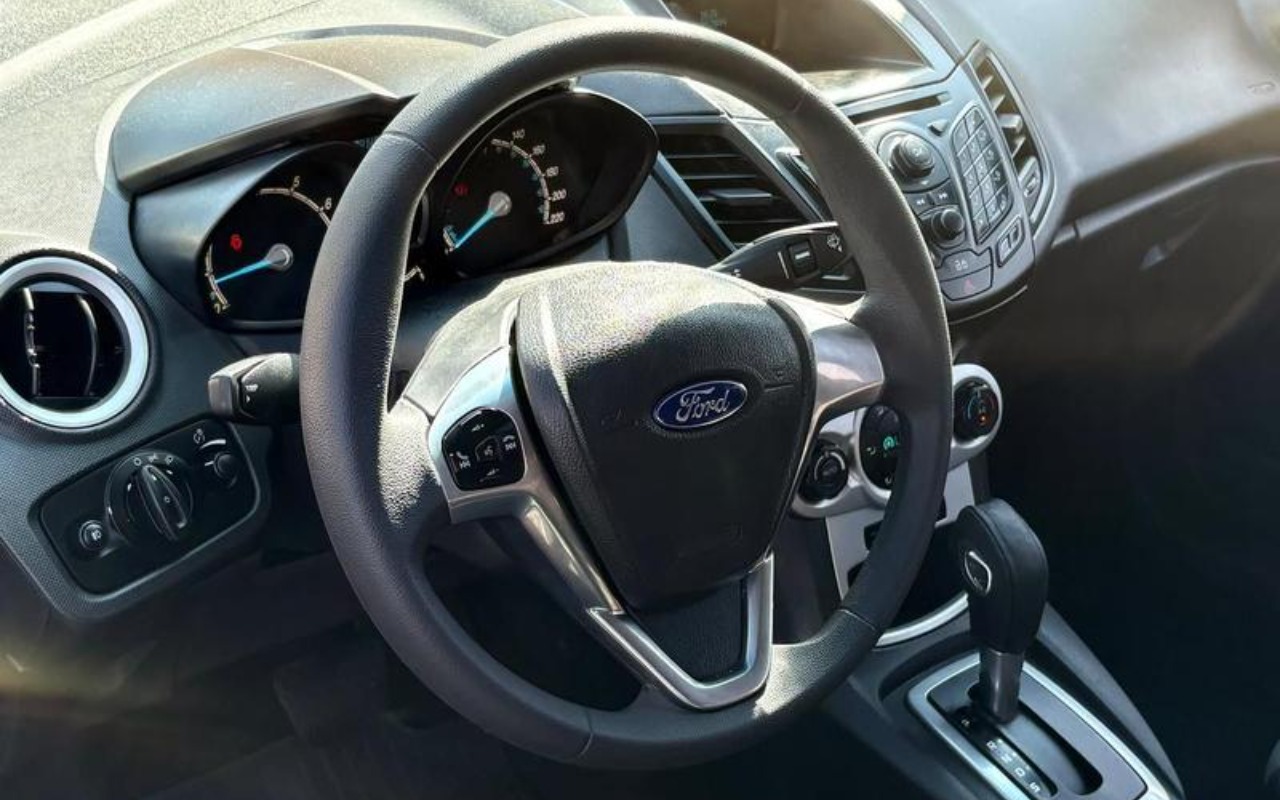 imagem-https://www.socarrao.com.br/sc-vehicle-images-prod/3842466/1789484588618-RkNfMzkzOV84Mzc5MTU2XzdfVl85NDAxYTQ5ZTc5LmpwZWc.jpeg