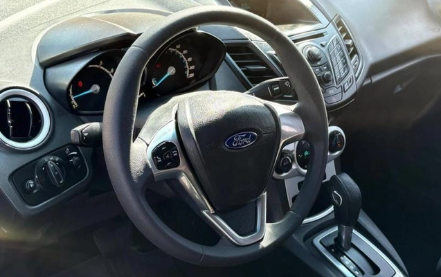 imagem-https://www.socarrao.com.br/sc-vehicle-images-prod/3842466/1789484588618-RkNfMzkzOV84Mzc5MTU2XzdfVl85NDAxYTQ5ZTc5LmpwZWc.jpeg