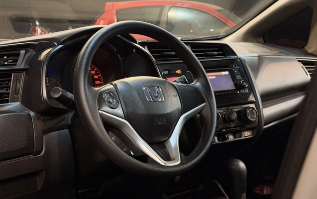 imagem-https://www.socarrao.com.br/sc-vehicle-images-prod/3842515/1789484685908-1_120152.jpg