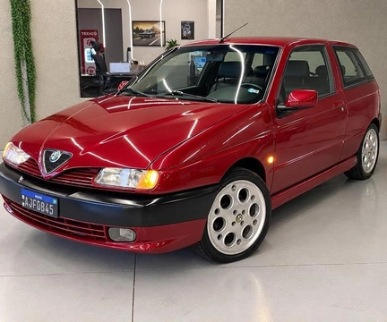 Alfa Romeo 145 Quadrifoglio 2.0 1996 Vermelho — foto 1 de 3
