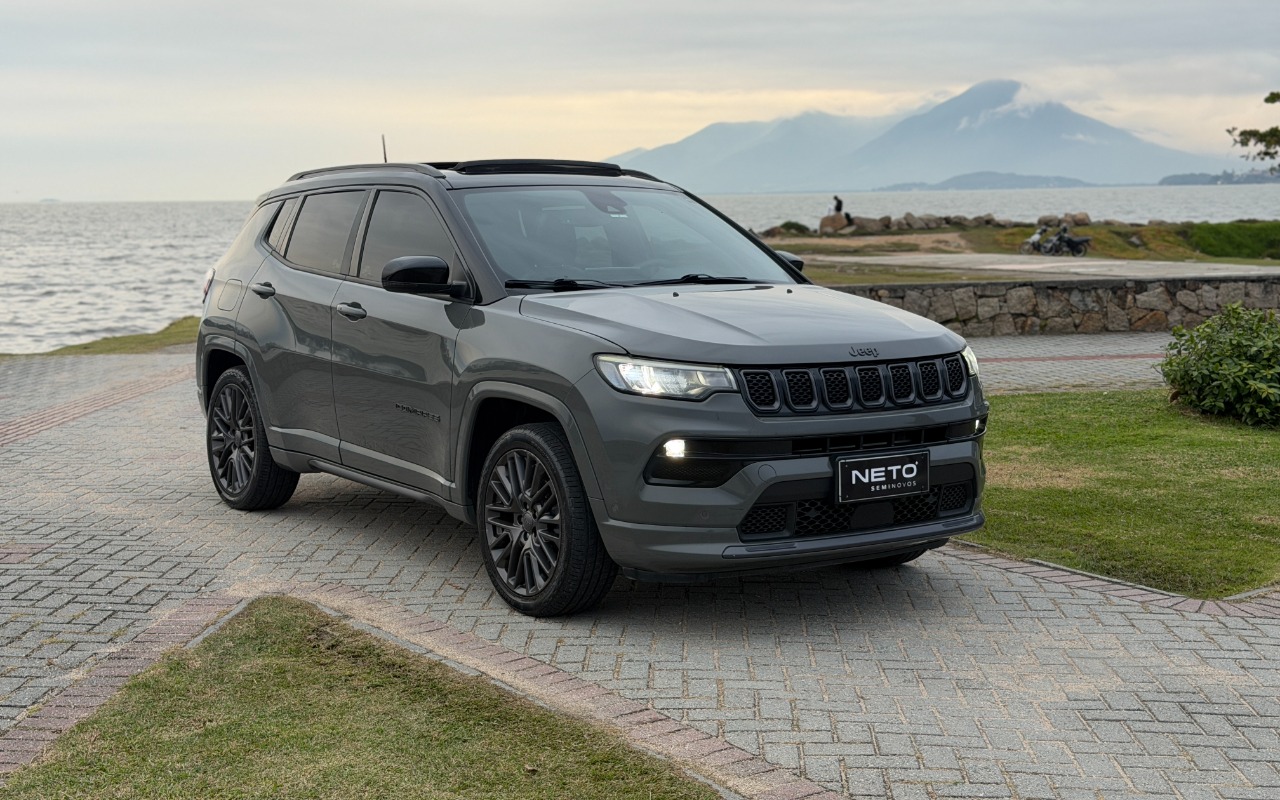Jeep Compass 2022 Cinza — foto 1 de 3