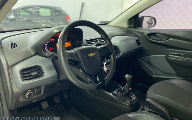 imagem-https://www.socarrao.com.br/sc-vehicle-images-prod/3842909/1789485562159-adc27f74f4e54168a76d86757a894a6e_1789485240258.jpg