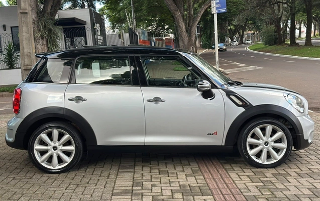 imagem-https://www.socarrao.com.br/sc-vehicle-images-prod/3842945/1789485622539-12_082045.jpg