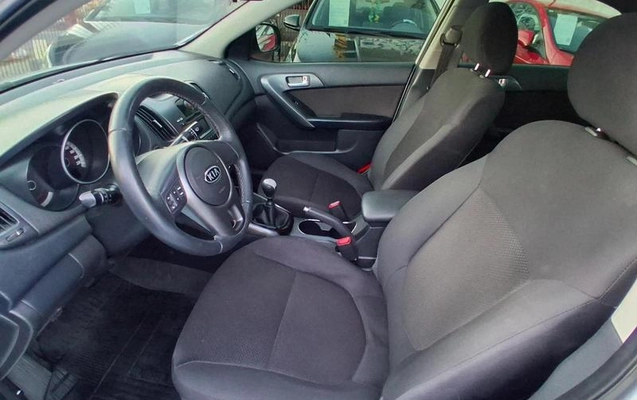 imagem-https://www.socarrao.com.br/sc-vehicle-images-prod/3842982/1789674425458-8455868_12_B_da2be47f46.jpeg