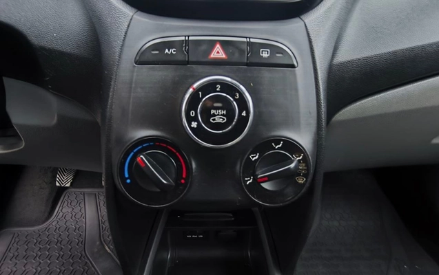 imagem-https://www.socarrao.com.br/sc-vehicle-images-prod/3842985/1790807670282-SU1HXzIwMjYwOTMwXzE3MzQyNSAoQ29weSkuanBn.jpg