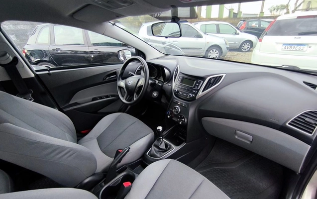 imagem-https://www.socarrao.com.br/sc-vehicle-images-prod/3842985/1790807670531-SU1HXzIwMjYwOTMwXzE3MzQ1NSAoQ29weSkuanBn.jpg