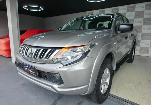 Mitsubishi L200 2018 Prata — foto 1 de 3