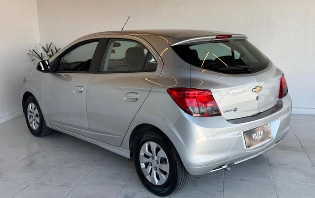 imagem-https://www.socarrao.com.br/sc-vehicle-images-prod/3843320/1789486536605-8425275_3_B_dddb8708bd.jpeg