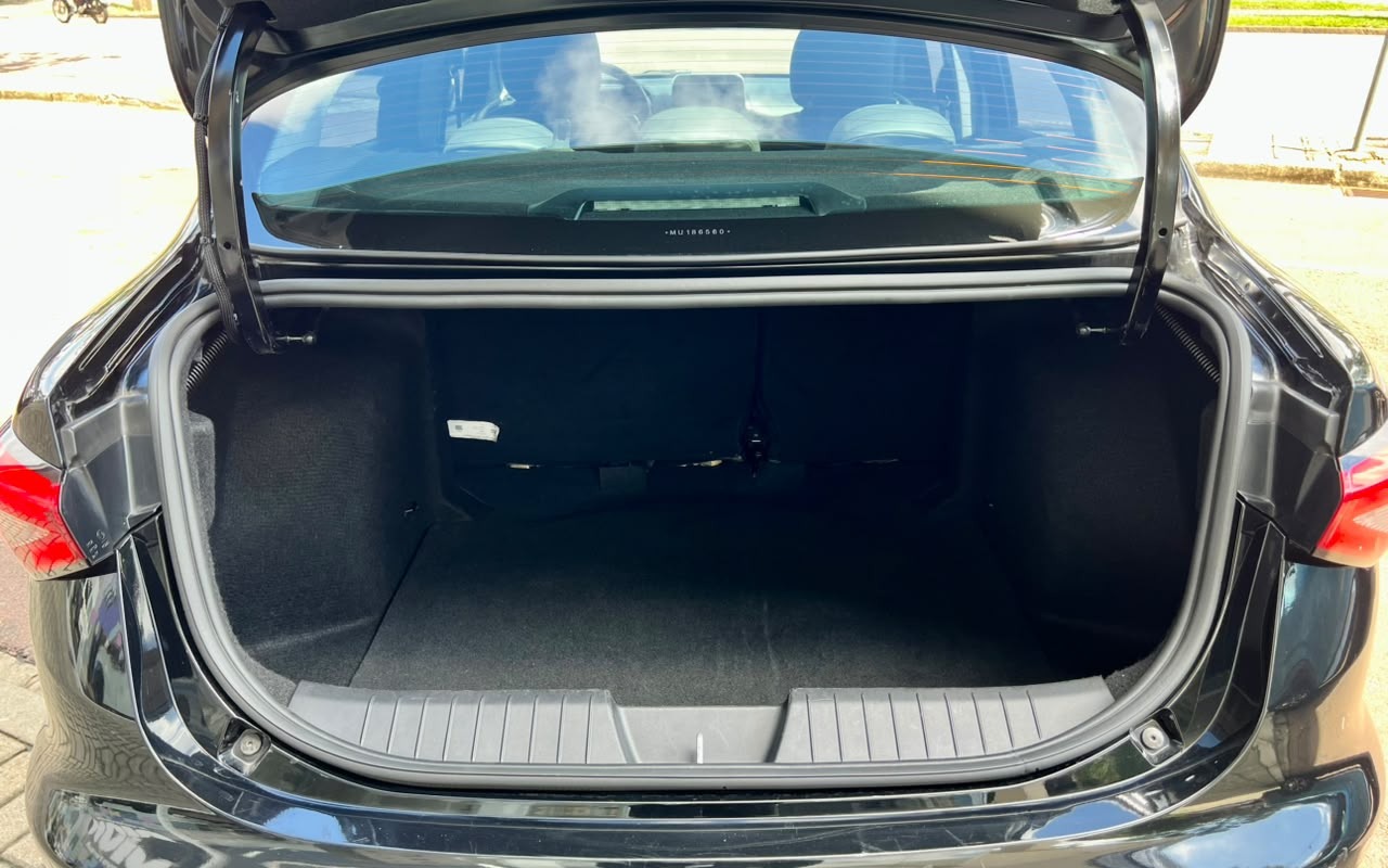 imagem-https://www.socarrao.com.br/sc-vehicle-images-prod/3843495/1789487017074-Y2E1NjUwMWUtZGQ3Ni00ZWYwLTg5MTgtMzFkNTQ3ZjhjM2MwLmpwZw.jpg