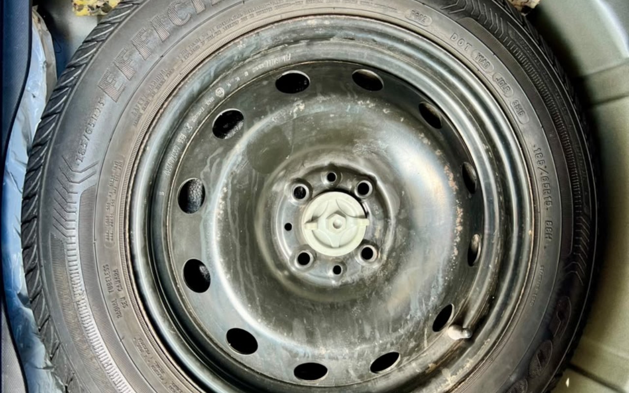 imagem-https://www.socarrao.com.br/sc-vehicle-images-prod/3843495/1789487017181-MmRjMGVlZTQtMDI4YS00YzhjLTg0M2MtMGY4YmViZWY2NzA0LmpwZw.jpg
