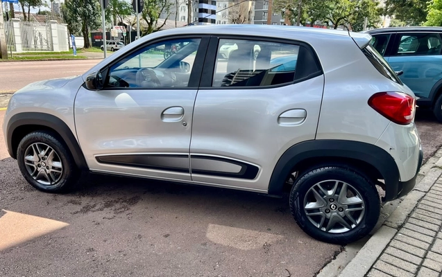 imagem-https://www.socarrao.com.br/sc-vehicle-images-prod/3843609/1789487250221-YTBmNzAwNmQtNTZmZi00ZTcyLTliZTYtMGFmMDM0MTlkZDRiLmpwZw.jpg