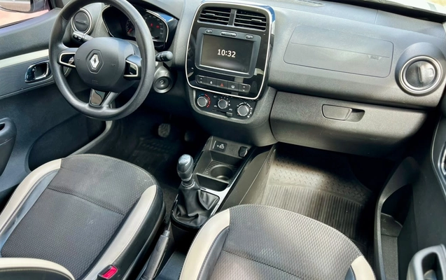 imagem-https://www.socarrao.com.br/sc-vehicle-images-prod/3843609/1789487250842-Mzk0YWZjYjctNWU3OC00YjBlLWJiZjYtNDkxZjA0YzAwMGQwLmpwZw.jpg