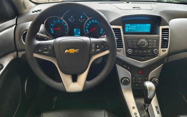 imagem-https://www.socarrao.com.br/sc-vehicle-images-prod/3843757/1789487726457-8441129_11_B_3c9706fd75.jpeg
