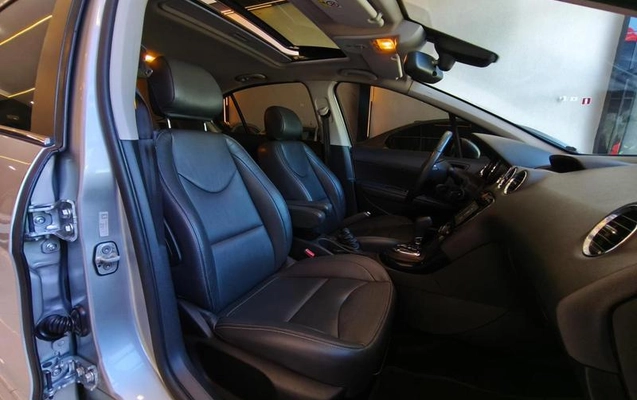 imagem-https://www.socarrao.com.br/sc-vehicle-images-prod/3843859/1789653234952-8446829_15_B_71e053abf7.jpeg
