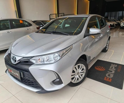 Toyota Yaris 2023 Prata — foto 1 de 3