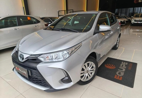 Toyota Yaris 2023 Prata — foto 1 de 3