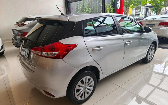 imagem-https://www.socarrao.com.br/sc-vehicle-images-prod/3844325/1789571834946-8406031_4_B_bef73061a8.jpeg