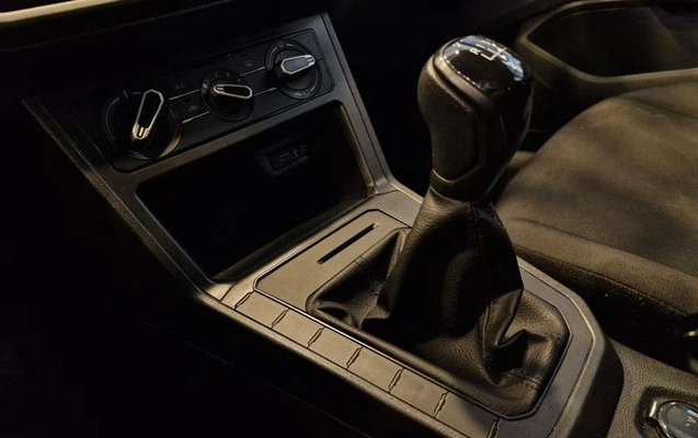imagem-https://www.socarrao.com.br/sc-vehicle-images-prod/3844335/1789649470580-8446887_12_B_e74c3fe6a2.jpeg