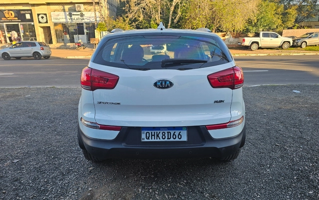 imagem-https://www.socarrao.com.br/sc-vehicle-images-prod/3844344/1789489196476-MjAyNjA2MjVfMTYzNTQ1LmpwZw.jpg