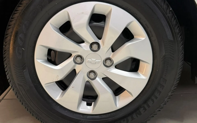 imagem-https://www.socarrao.com.br/sc-vehicle-images-prod/3844378/1789489326771-W1KOojqJKrqD4snFCtioNrBsa2jupwTB.jpg