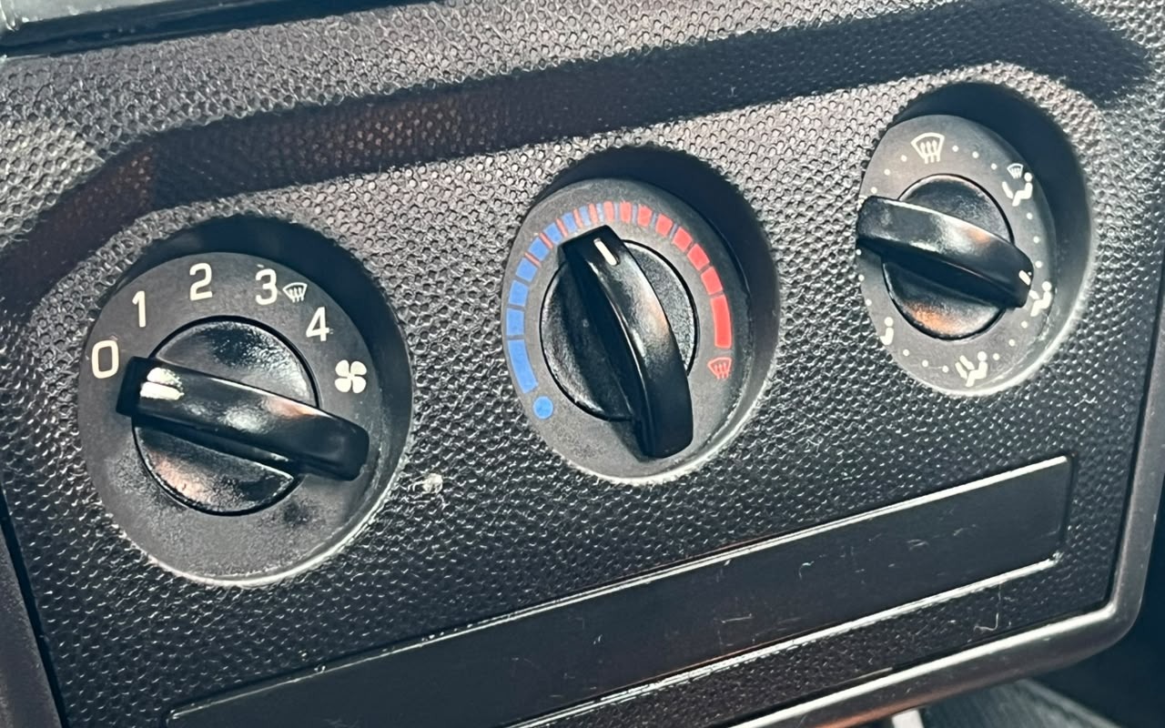 imagem-https://www.socarrao.com.br/sc-vehicle-images-prod/3844422/1789489458000-V2hhdHNBcHAgSW1hZ2UgMjAyNi0wOS0xNSBhdCAxMy4xMC4wNSAoMikuanBlZw.jpeg