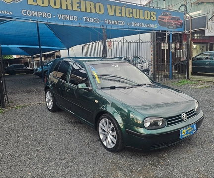 Volkswagen Golf 2000 Verde — foto 1 de 3