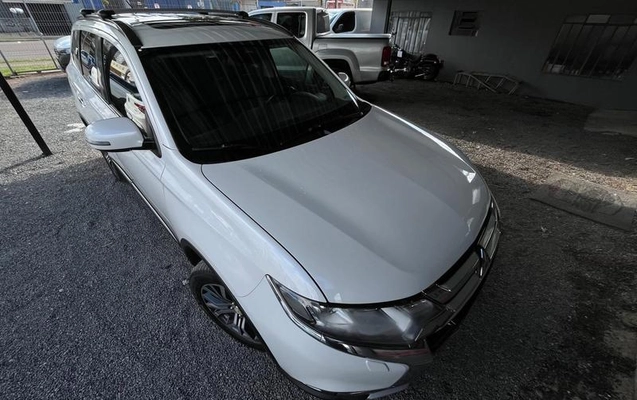 imagem-https://www.socarrao.com.br/sc-vehicle-images-prod/3844614/1790019493328-8308902_10_B_860c77d0f0.jpeg