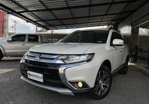 Mitsubishi OUTLANDER 2016 Branco — foto 1 de 3