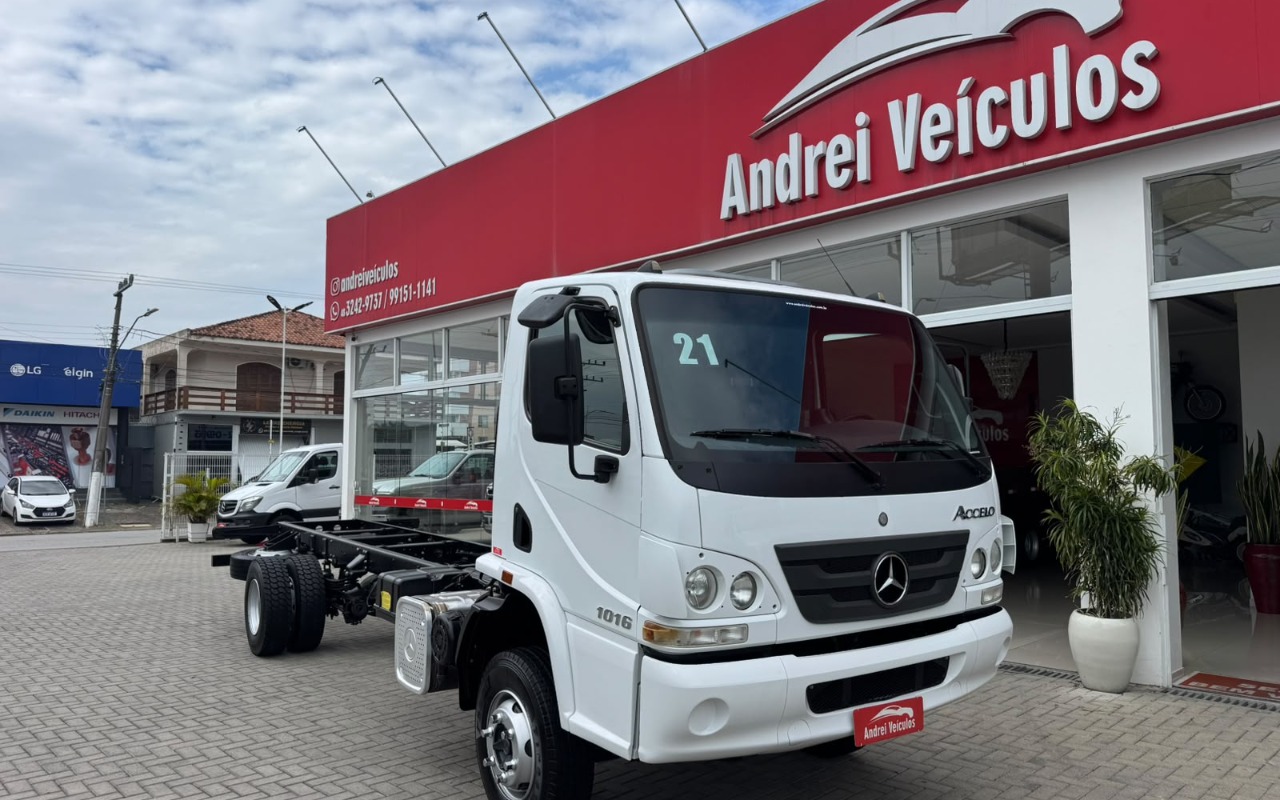 imagem-https://www.socarrao.com.br/sc-vehicle-images-prod/3844825/1789490274220-Mi5qcGVn.jpeg