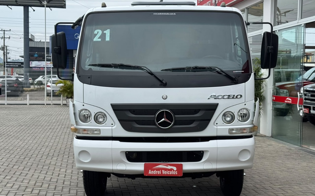 imagem-https://www.socarrao.com.br/sc-vehicle-images-prod/3844825/1789490274317-My5qcGVn.jpeg