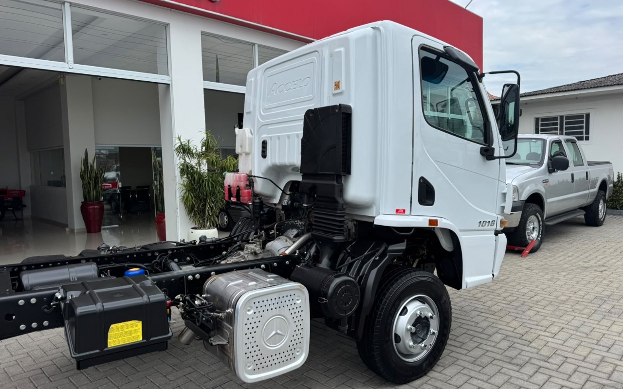 imagem-https://www.socarrao.com.br/sc-vehicle-images-prod/3844825/1789490275052-MTEuanBlZw.jpeg