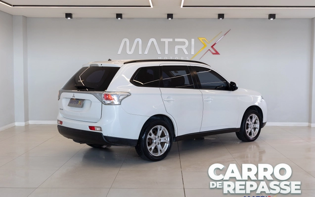 imagem-https://www.socarrao.com.br/sc-vehicle-images-prod/3844949/1789490484631-003_583753-d6df5c03f4ec369794e74383a8e9bdb1.jpg
