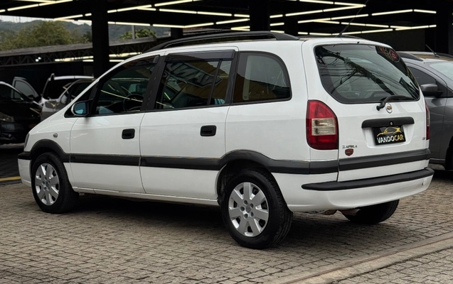 imagem-https://www.socarrao.com.br/sc-vehicle-images-prod/3845319/1789492120443-30bb871526cb47fb8ac001e313345741_1789472346658.jpg
