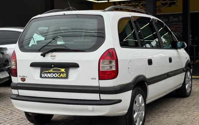 imagem-https://www.socarrao.com.br/sc-vehicle-images-prod/3845319/1789492120444-1cc50722a6f14296ad9245b8c8a4af48_1789472346665.jpg