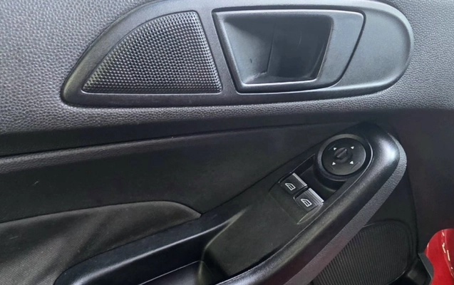 imagem-https://www.socarrao.com.br/sc-vehicle-images-prod/3845325/1789830872820-lf3dSj2KMvjNXXggvyqSAKgfz7wp9gKg.jpg