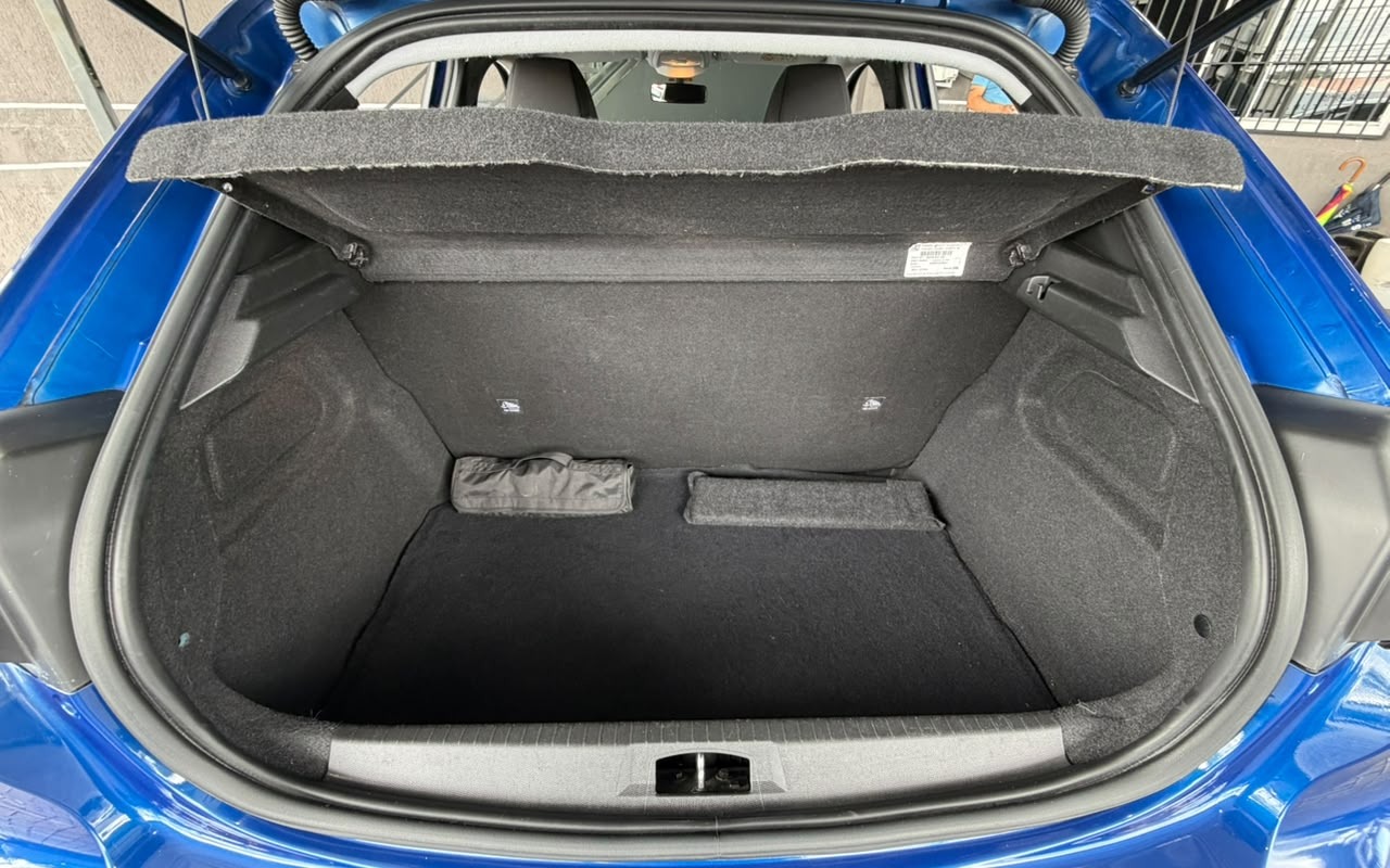 imagem-https://www.socarrao.com.br/sc-vehicle-images-prod/3845587/1789491824198-V2hhdHNBcHAgSW1hZ2UgMjAyNi0wOS0xNSBhdCAxMy40OC4zOS5qcGVn.jpeg