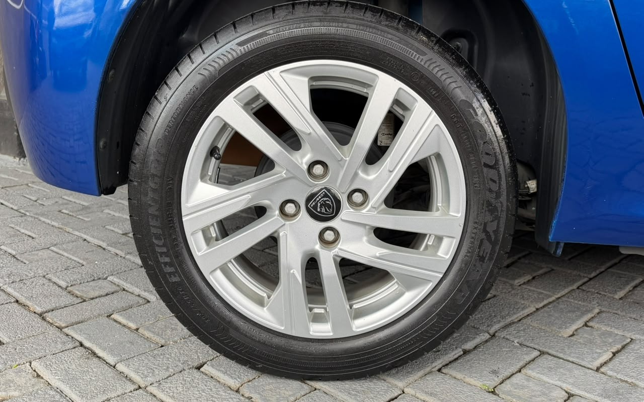 imagem-https://www.socarrao.com.br/sc-vehicle-images-prod/3845587/1789491824275-V2hhdHNBcHAgSW1hZ2UgMjAyNi0wOS0xNSBhdCAxMy40OC41Mi5qcGVn.jpeg