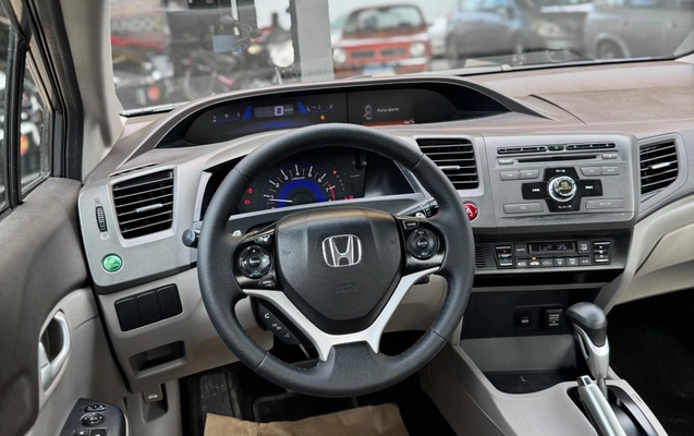 imagem-https://www.socarrao.com.br/sc-vehicle-images-prod/3845750/1789504879849-ae42269e11ce46b4927767acd0025226_1789472937698.jpg