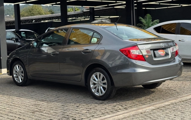 imagem-https://www.socarrao.com.br/sc-vehicle-images-prod/3845750/1789504879858-46907f259c694631a21dd31ce7c43db6_1789472937714.jpg
