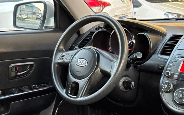 imagem-https://www.socarrao.com.br/sc-vehicle-images-prod/3845759/1789492161823-5088420ce6b8472a969d65d7553b531d_1789473650902.jpg