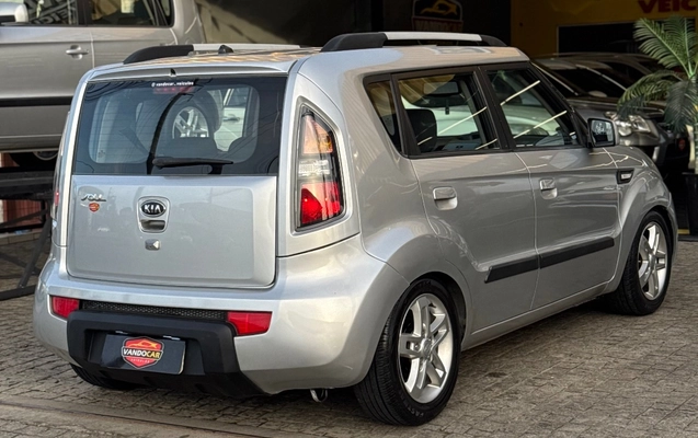 imagem-https://www.socarrao.com.br/sc-vehicle-images-prod/3845771/1789492215825-8552ee323ef8459cb0d0673519260177_1789490402350.jpg
